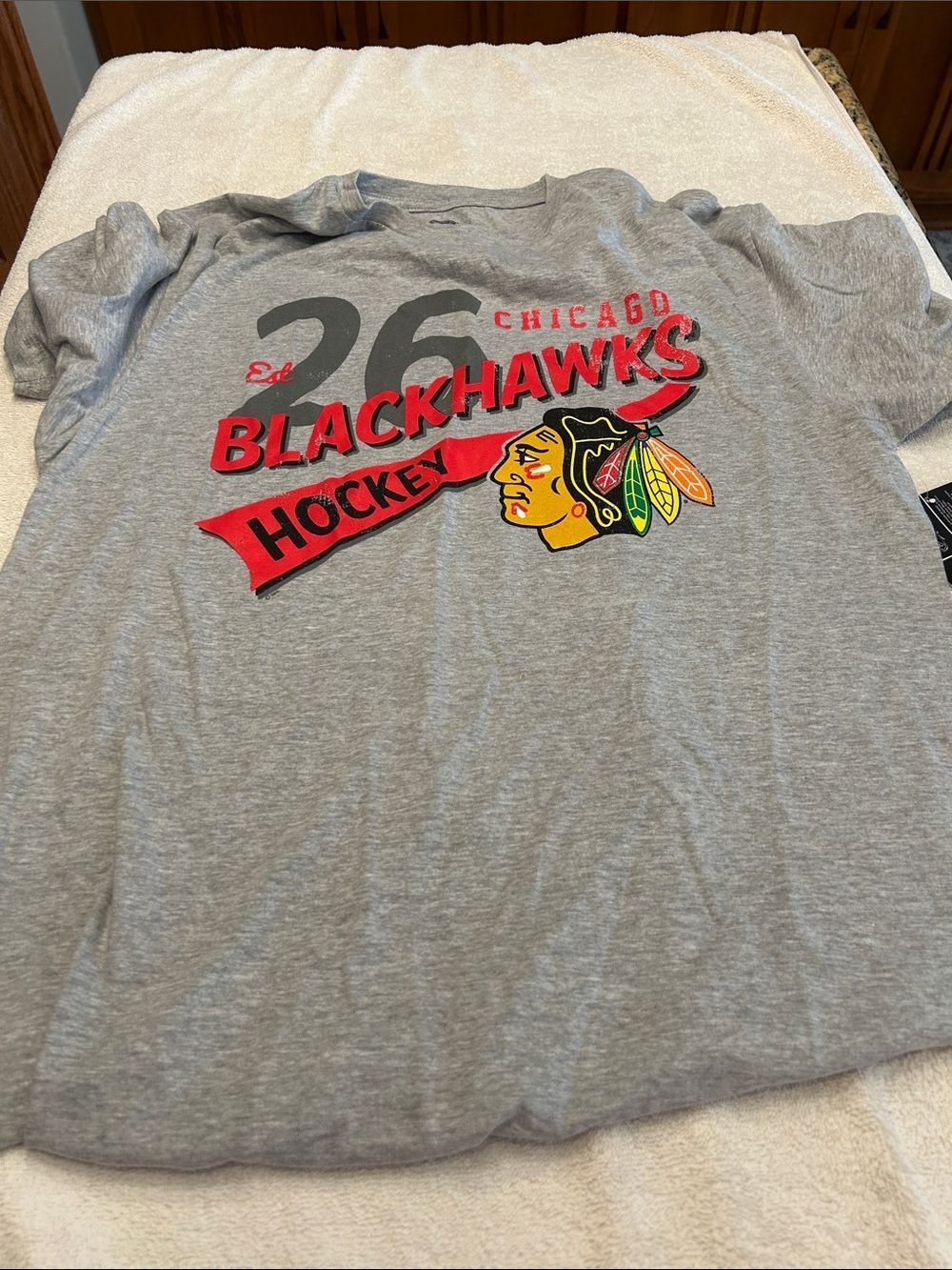 NHL Gray Blackhawks Graphic Short Sleeve Tee with Red Accents